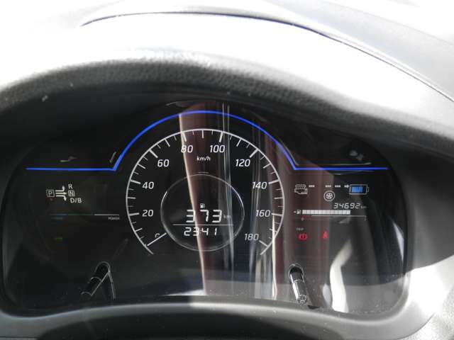 U00048372962_16_001.jpg