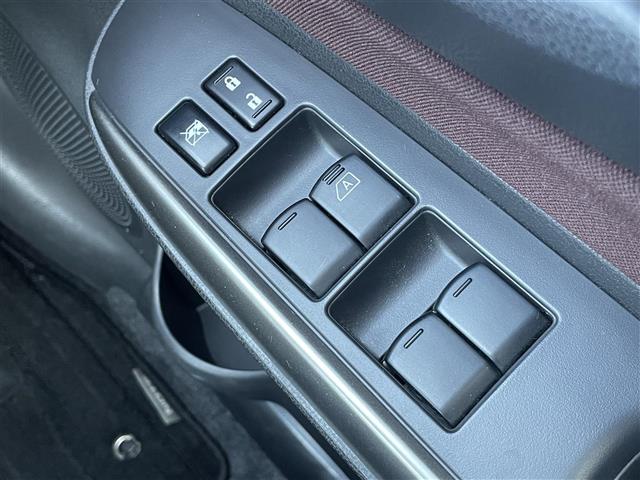 UZ0048660231_15_001.jpg