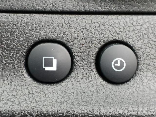 UZ0048479935_49_001.jpg