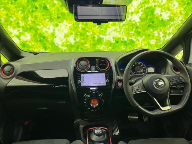 UZ0048229696_33_001.jpg