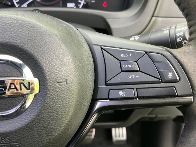 UZ0048229696_35_001.jpg