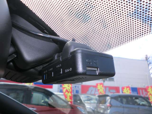 U00048361684_10_001.jpg