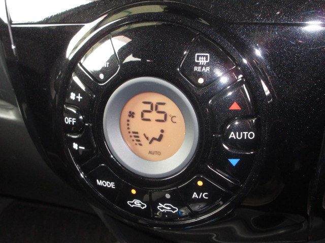 UZ0048643108_10_001.jpg