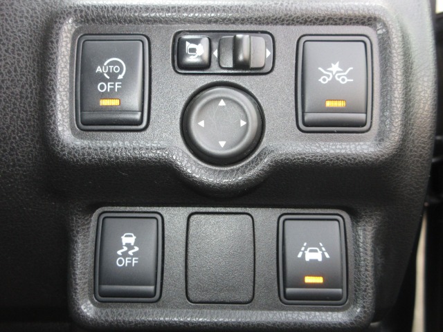 UZ0048444812_12_003.jpg