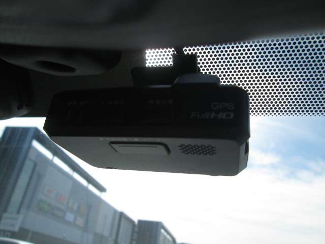 U00047879150_10_001.jpg