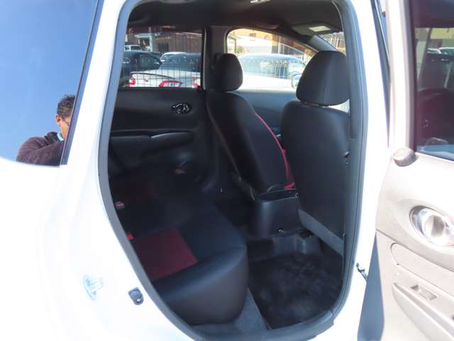 U00048379481_50_002.jpg
