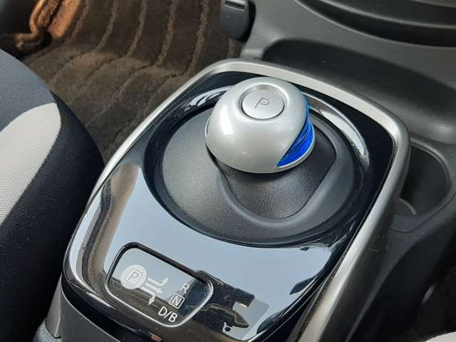 UJ0048432707_35_001.jpg