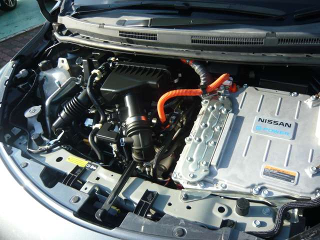 UJ0046135111_41_003.jpg