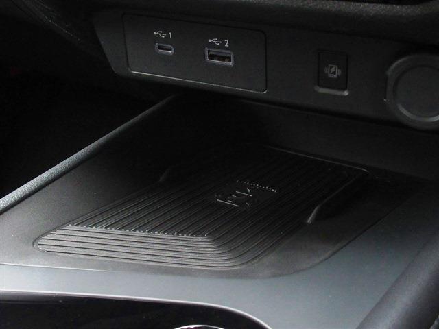 UJ0048325022_40_001.jpg