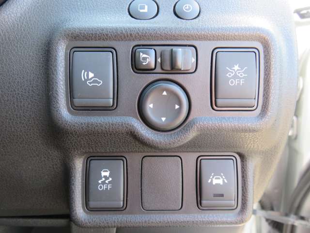 UJ0048359822_43_001.jpg