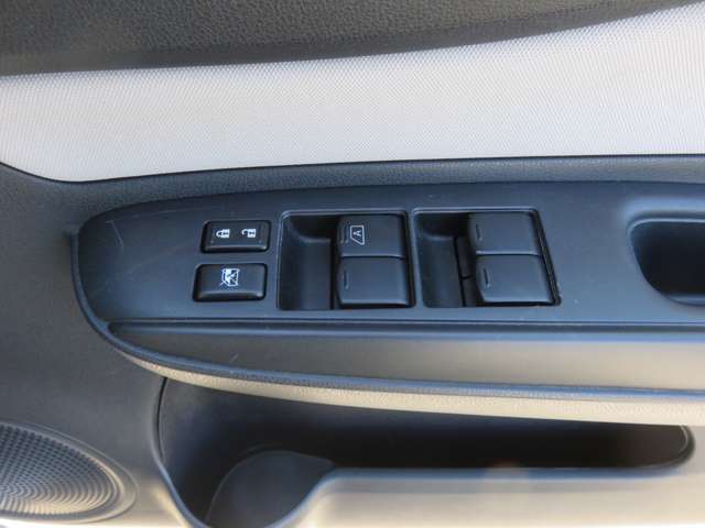 UJ0048359822_47_001.jpg