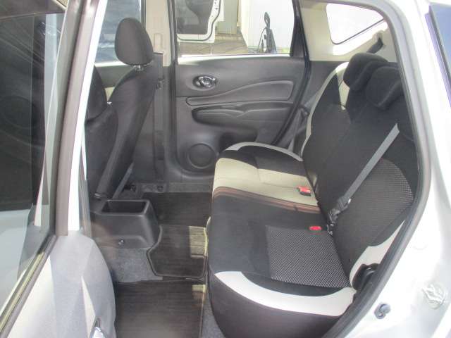 U00048363917_10_001.jpg