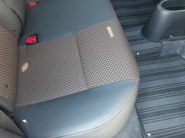 UJ0048291108_44_001.jpg