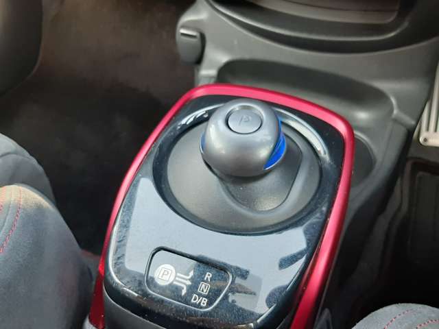 UJ0048434281_36_001.jpg