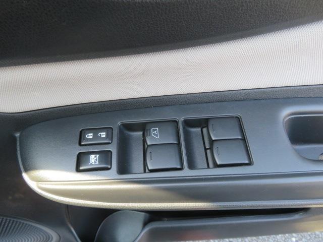 UJ0048386232_16_001.jpg