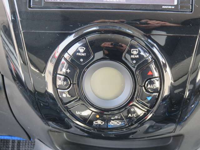 UJ0048427130_37_001.jpg