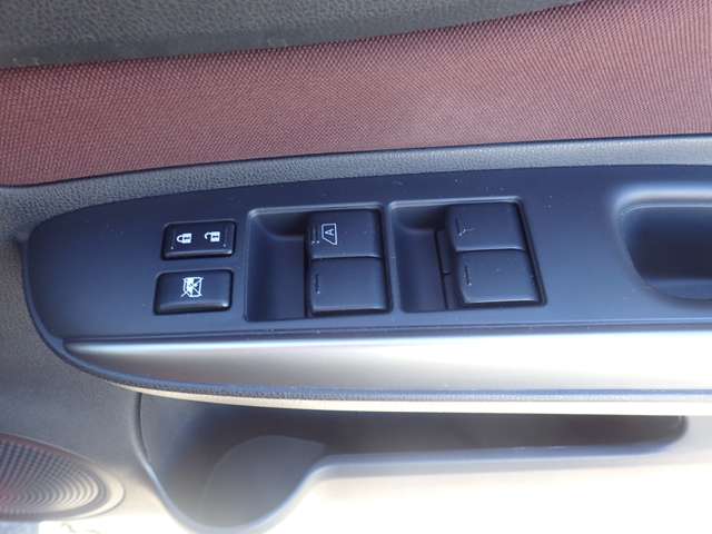 UJ0047217402_48_001.jpg