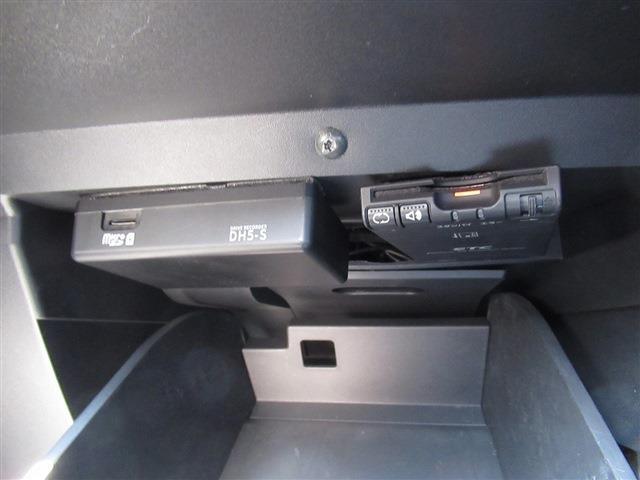 UJ0048260553_55_001.jpg