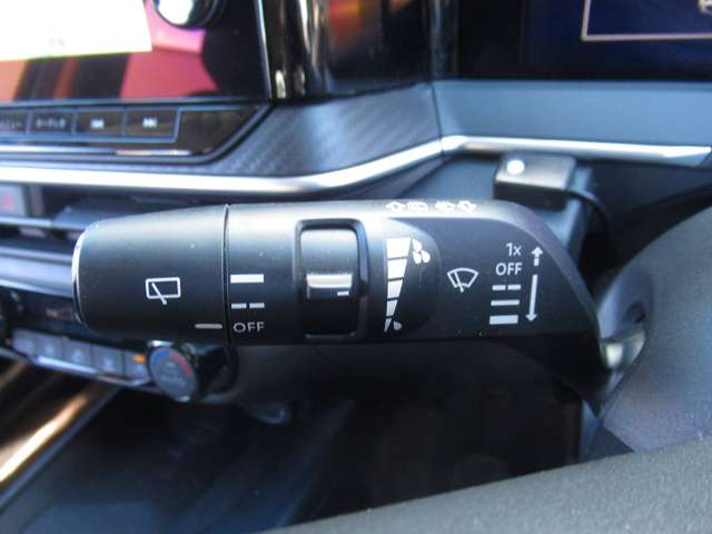 UJ0048027926_51_001.jpg