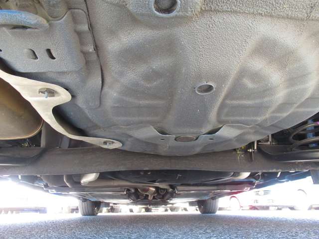 UJ0048027926_77_001.jpg