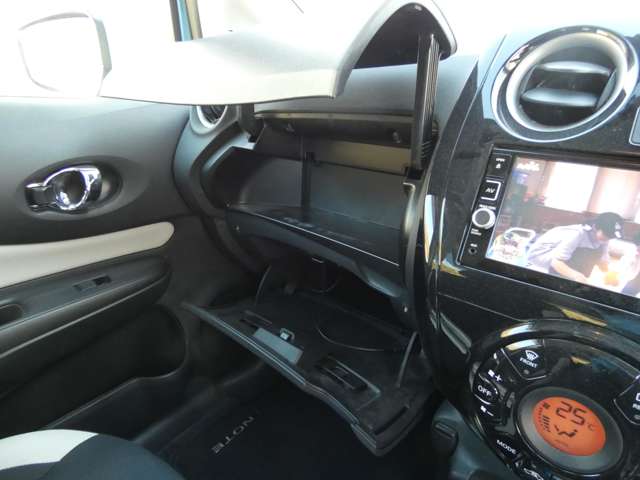 UZ0047474897_81_001.jpg