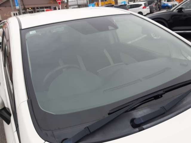 UJ0048493046_54_001.jpg