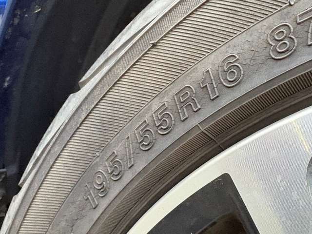 UZ0048534456_11_001.jpg