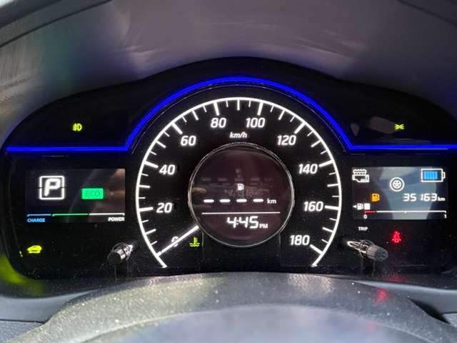 UZ0048534456_32_001.jpg