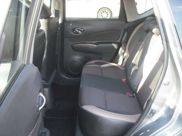 U00048220537_30_001.jpg