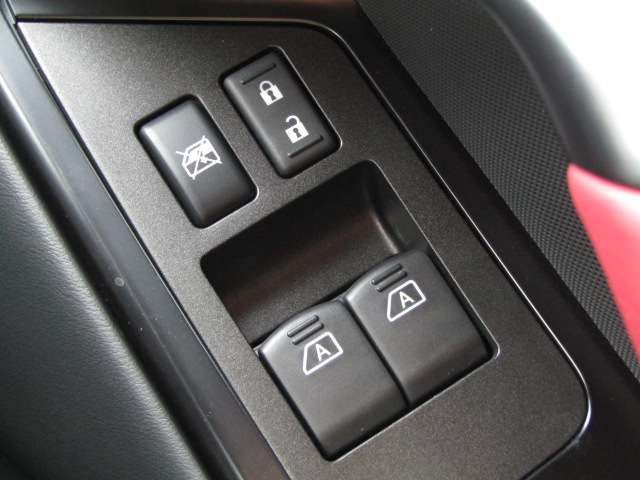 U00048415604_77_002.jpg