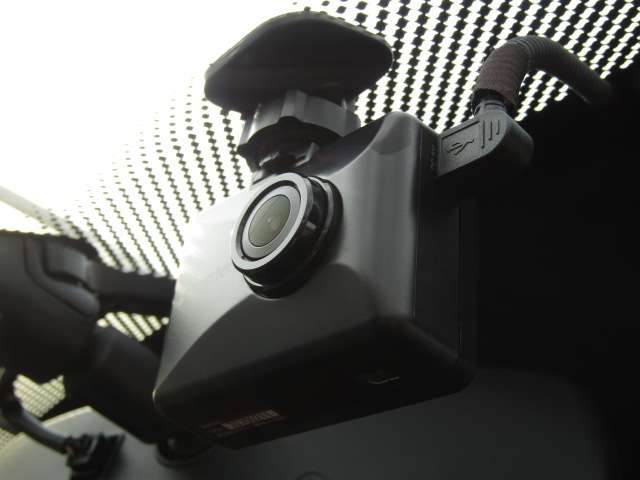 U00048415604_83_001.jpg