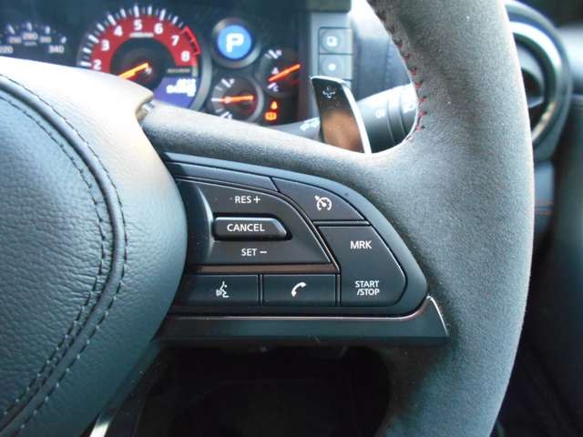 UZ0047812624_31_001.jpg