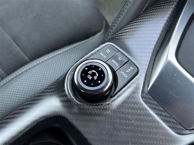 UZ0048629338_42_001.jpg