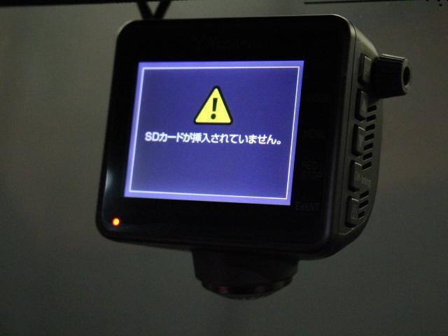 UZ0048385421_17_001.jpg