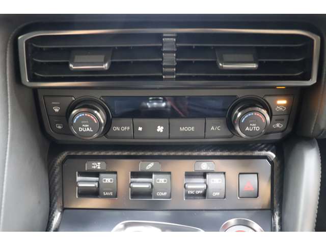 U00045930877_41_001.jpg