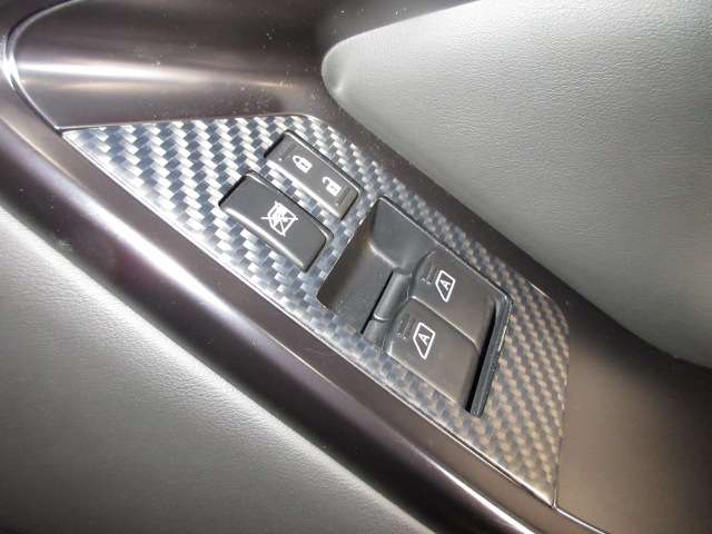 U00047358207_14_001.jpg