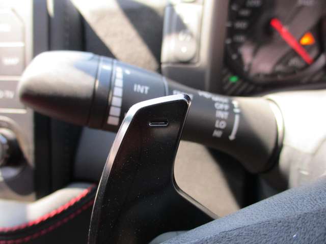 UZ0048553351_54_001.jpg