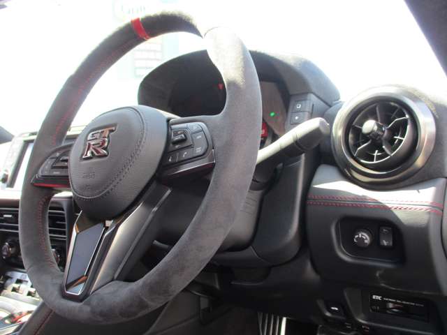 UZ0048553351_67_001.jpg