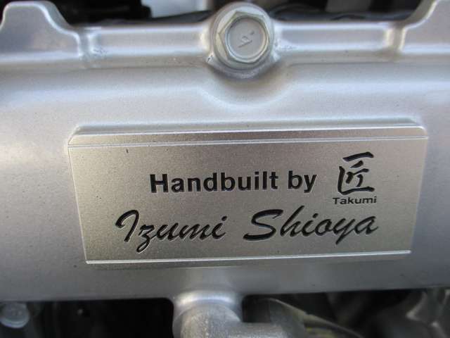 UZ0048553351_6_001.jpg