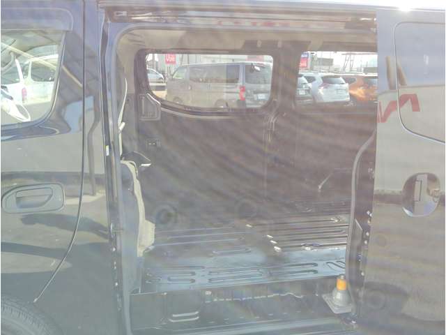 U00047780181_10_001.jpg