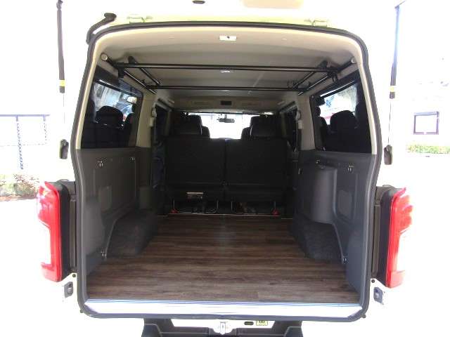 U00048259672_10_003.jpg