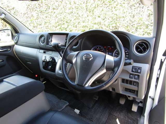 U00048259672_70_003.jpg