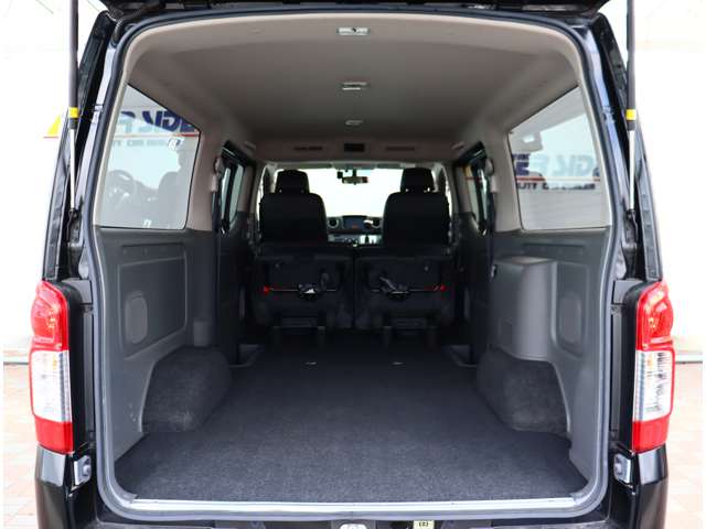 UJ0048634367_10_002.jpg