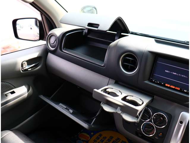 UJ0048634367_54_001.jpg