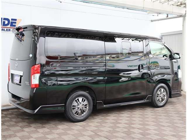 UJ0048545610_38_001.jpg