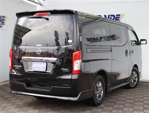 UJ0048545610_5_002.jpg