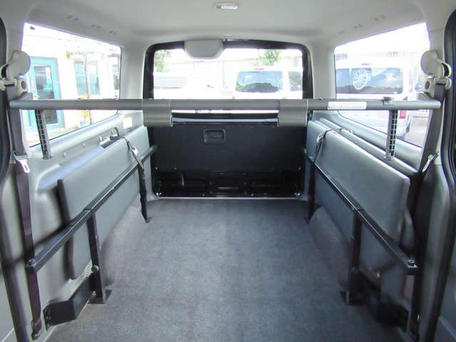 UJ0038961173_19_001.jpg
