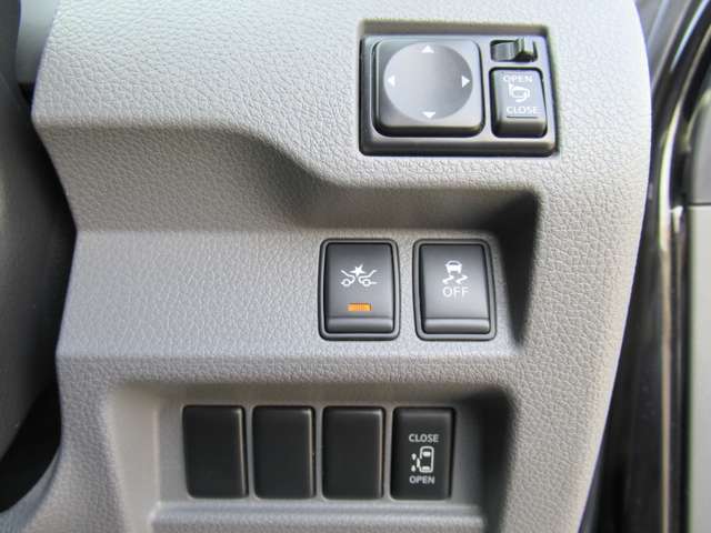 UJ0038961173_44_001.jpg