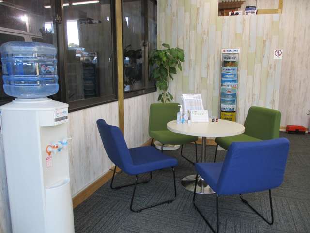 U00048374723_80_001.jpg