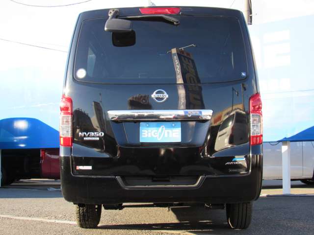 U00047976112_35_001.jpg